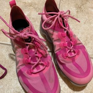 Women’s Nike Air Vapor Max 2019 athletic shoes